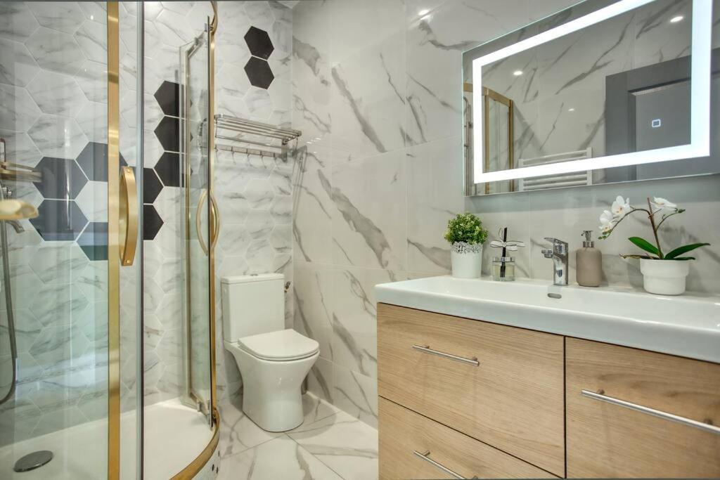 Charming Apart New 2 Bedrooms With Aircon Paris Exterior foto